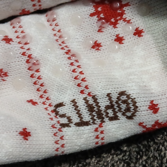 ❤️Snoopy Sherpa Socks Cozy Moments Fuzzy Footies Slippers - Picture 8 of 9